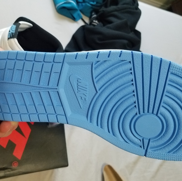 Jordan 1 university blue main image 4